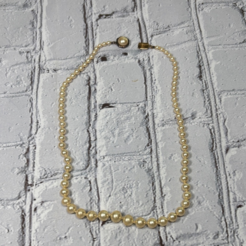 Vintage Pearl Necklace 925 Sterling Gold Tone Clasp Ivory Pearls Dainty Classic - Picture 3 of 14